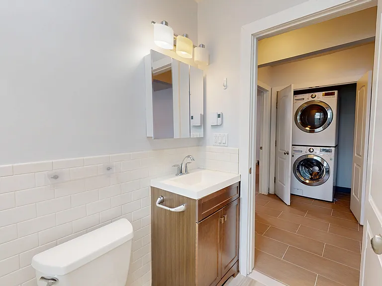 245 Whitney Ave #2L — Photo 7