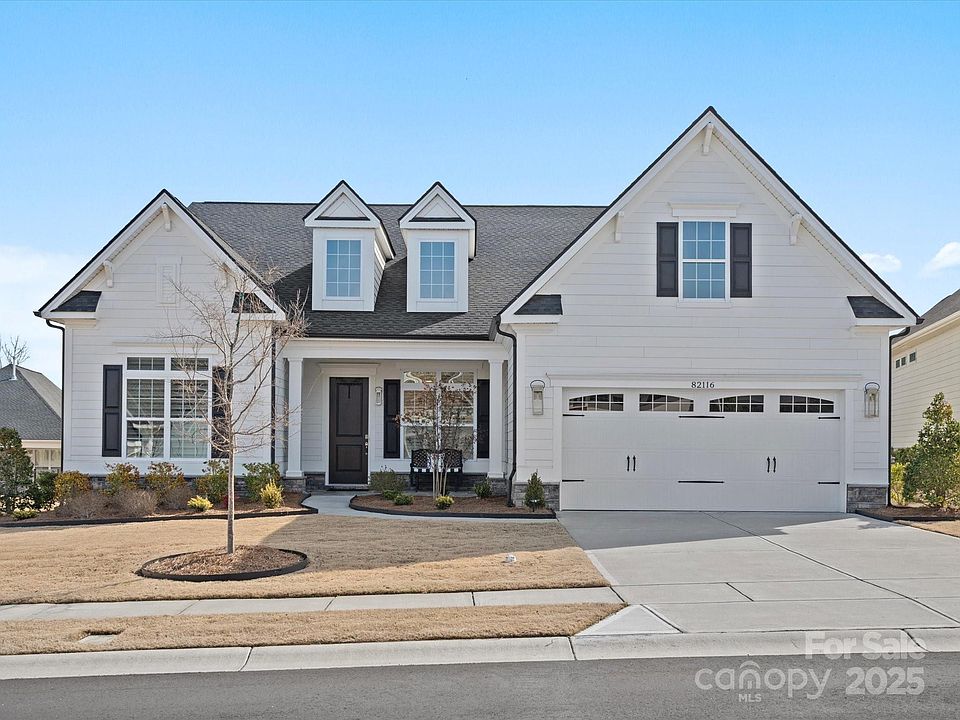 1st image of 82116 Standing Oak Dr