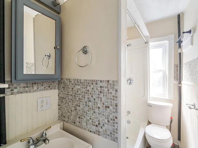 96 Fisher St #1 — Photo 5