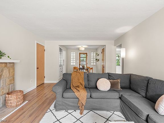 5th image of 450 Parkside Dr
