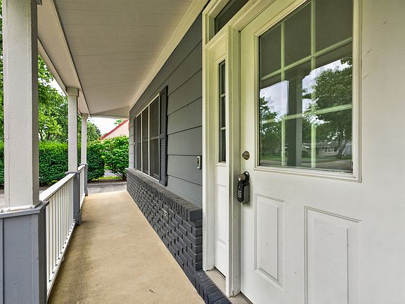 5th image of 6914 Brookbank Rd