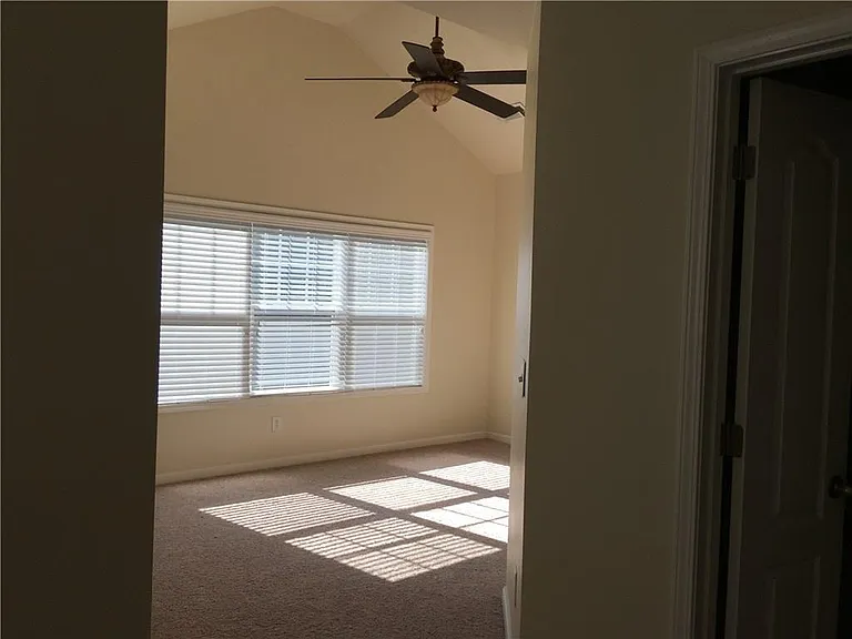 5425 Donehoo Ct — Photo 10