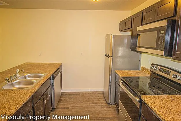 American Way Apartments — Photo 2