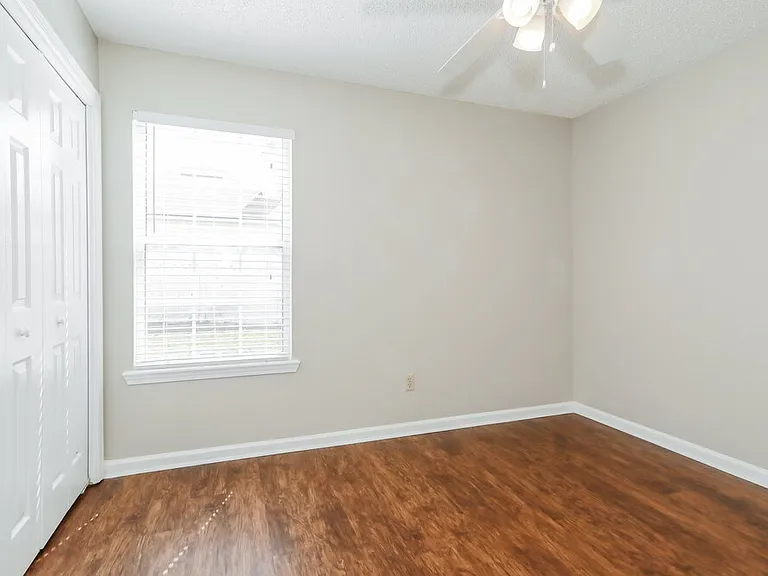 1829 Northglen Cir — Photo 10