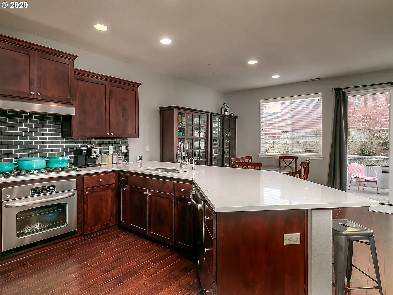 4 bed, 2.5 bath, 3049 sqft, $3,400 — Photo 3