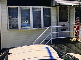 810 Church Rd, Broad Channel, NY 11693