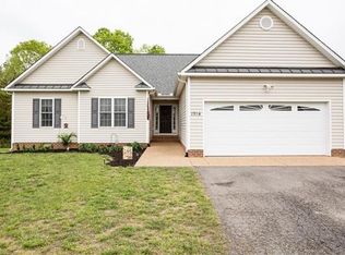 1914 Woodland Trl, Farmville, VA