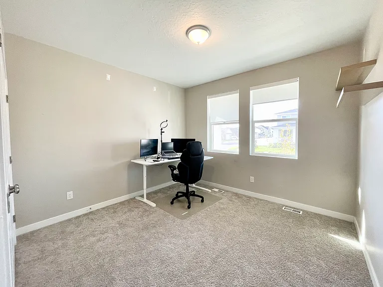 E Chukar Dr — Photo 12