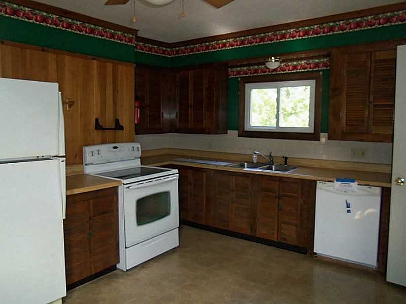 2nd image of 705 3rd Ave