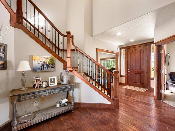 3rd image of 23926 E Broken Lance Ln