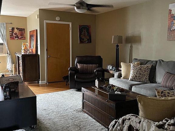 4th image of 3227 Plumstead Ave Floor 1