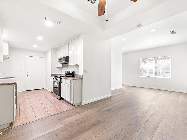 693 Cypress Ave — Photo 10