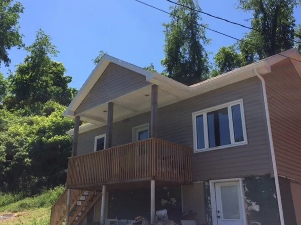 9 Coal St, Dunlevy, PA 15432
