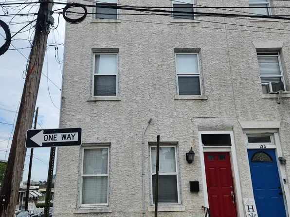 135 W 5th St, Bridgeport, PA 19405