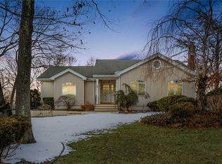 35 Clover Ave, Farmingville, NY 11738