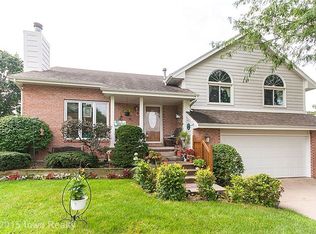 10616 Forest Ave, Clive, IA 50325