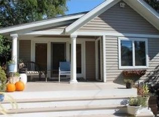 5286 Lakeshore Rd, Fort Gratiot, MI 48059