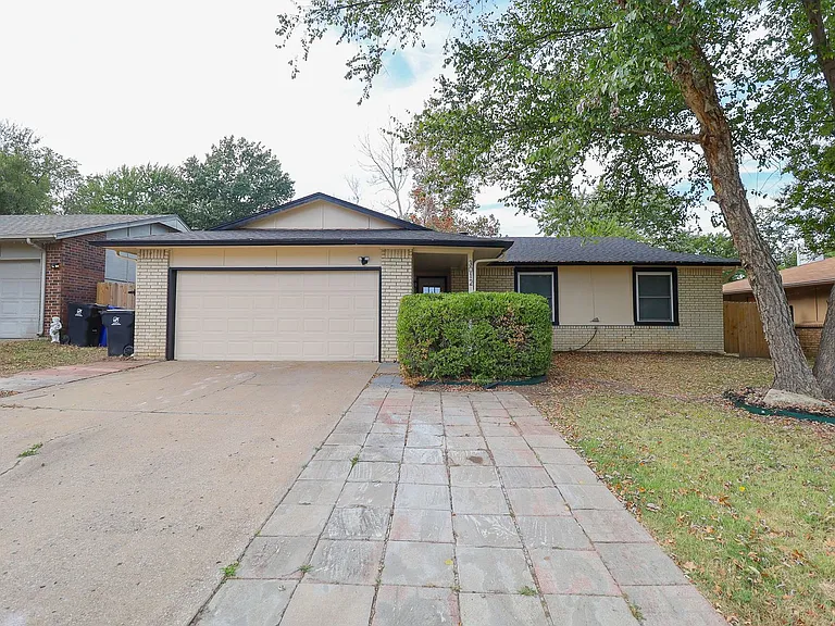 3012 S Ash Ct — Photo 1