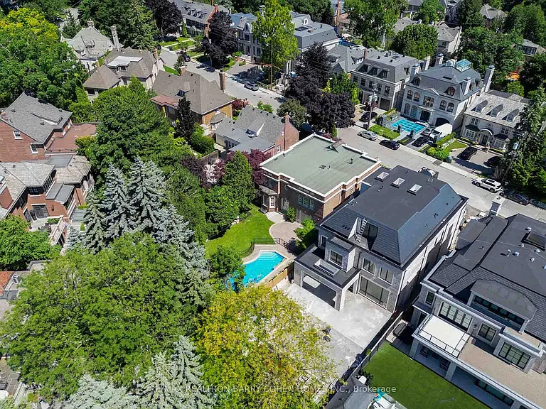 230 Dunvegan Rd — Photo 46
