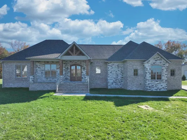 106 Chandelle Dr, Tullahoma, TN 37388