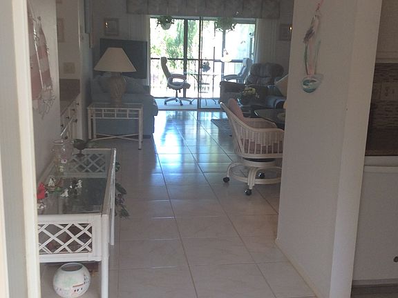 2nd image of 766 Avenida Estancia APT H