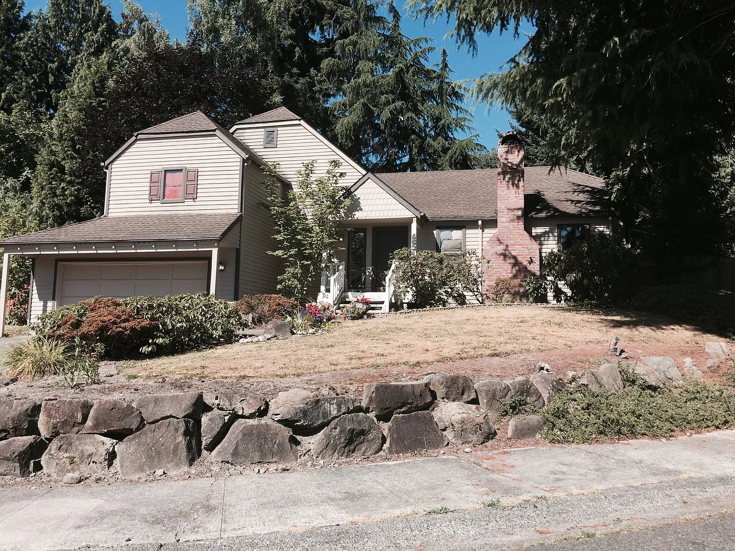 Spacious Issaquah home just minutes from Lake Sammamish. — Photo 1