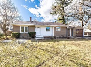 171 Meadow Dr, Rochester, NY 14618