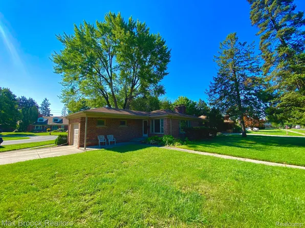 27124 Eldorado Pl, Lathrup Village, MI 48076