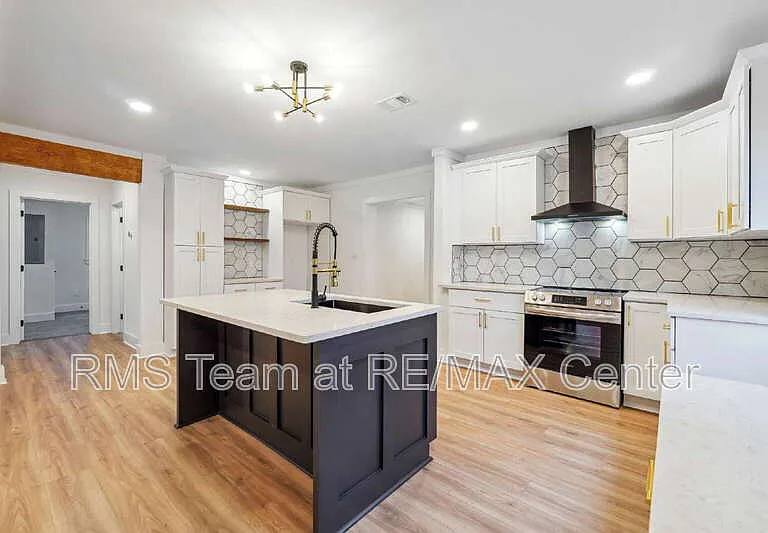 1448 Westboro Dr SW — Photo 8
