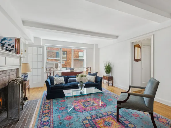 414 East 52nd Street image 2 of 6