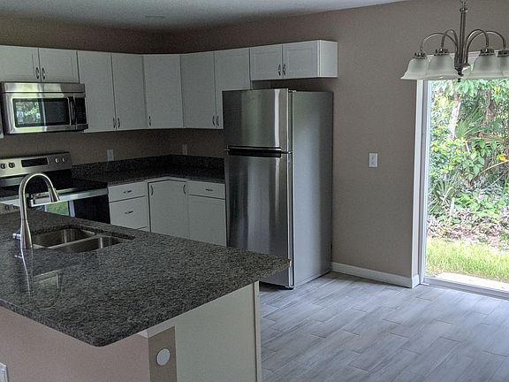 3rd image of 619 Grant Ave