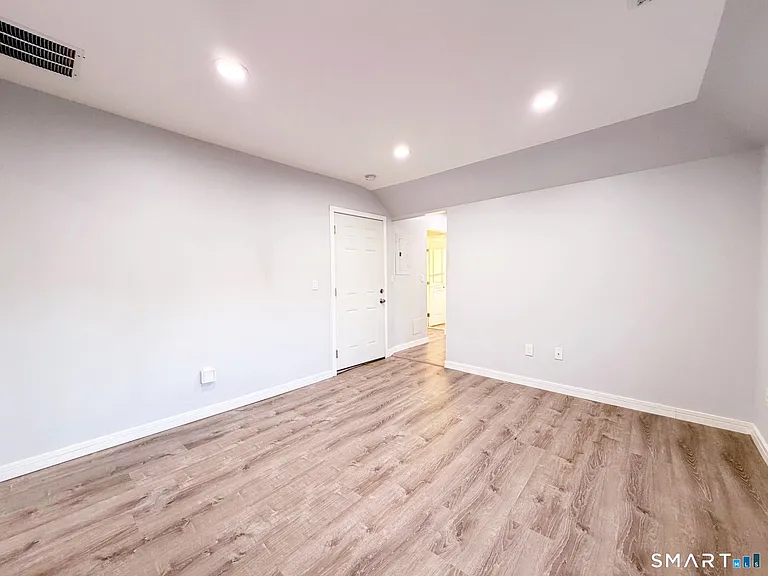 308 Alden Ave #B — Photo 10