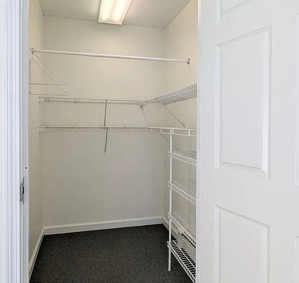 Howell House — Photo 21