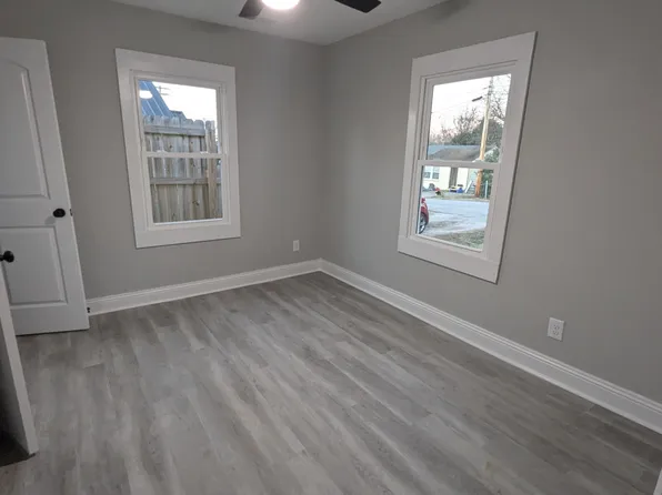 706 Zane Perkins Dr, Lexington, NC 27292