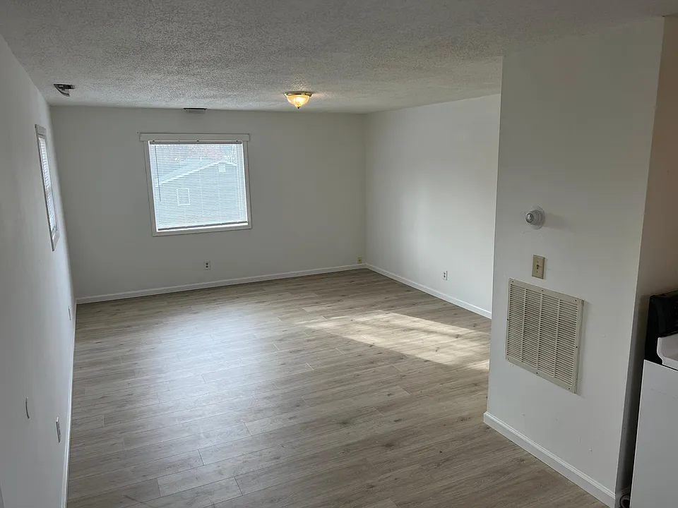 217 W North E