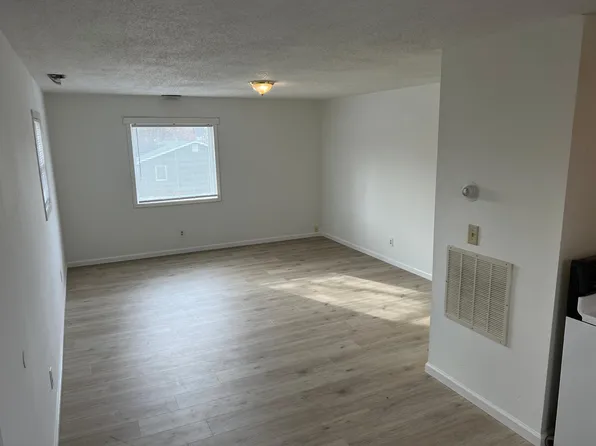 217 W North E, Gas City, IN 46933