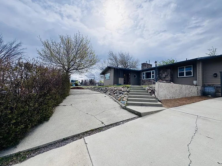 1617 Winne Ave — Photo 3
