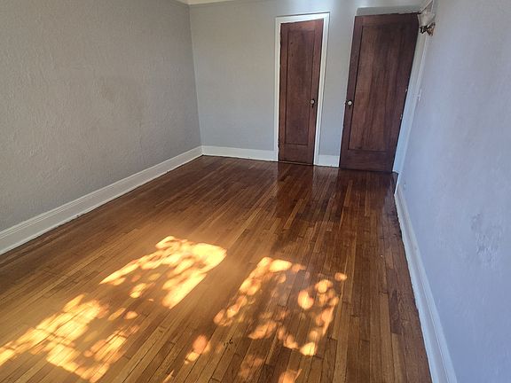 4th image of 141 S 1st Ave