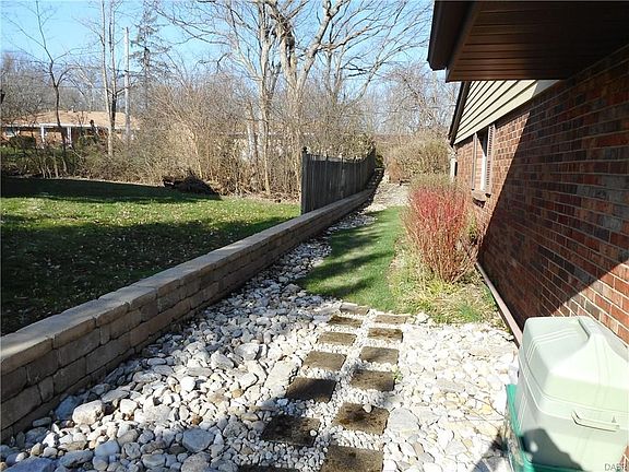 3rd image of 6341 7 Pines Dr