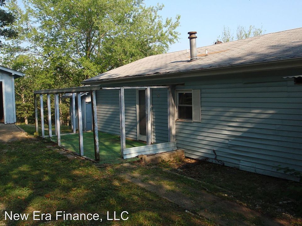 2nd image of 3275 Gillespie Ln