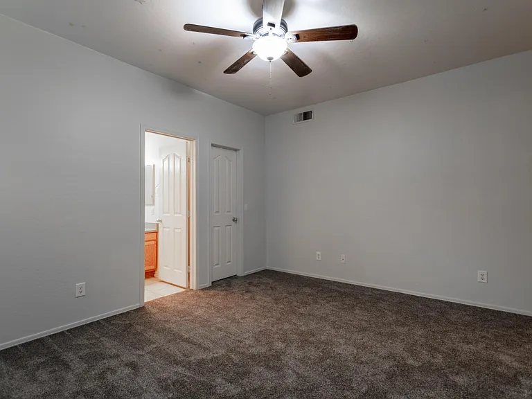 8802 E University Dr — Photo 10