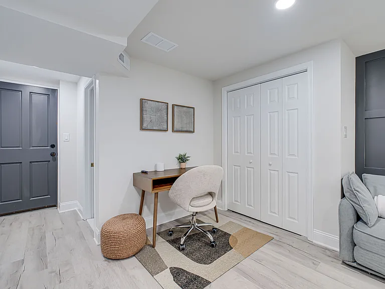 3107 Montrose Ave — Photo 18