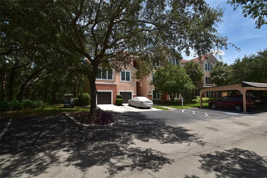 1 bed, 1.0 bath, 949 sqft, $2,900 — Photo 1
