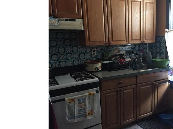 5th image of 4108 N Darien St
