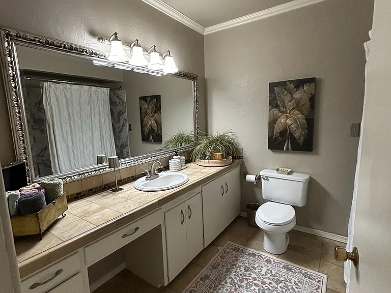 1011 Bryant Ave — Photo 17