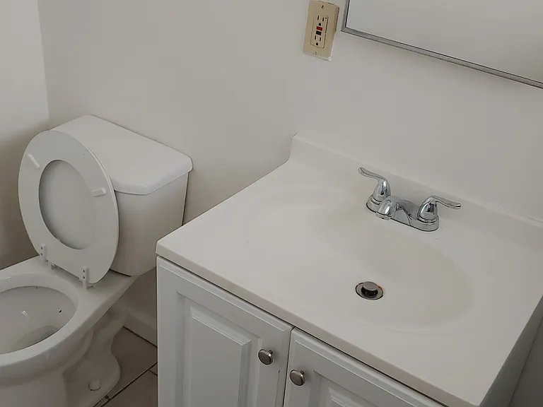 438 S Manhattan Pl — Photo 2