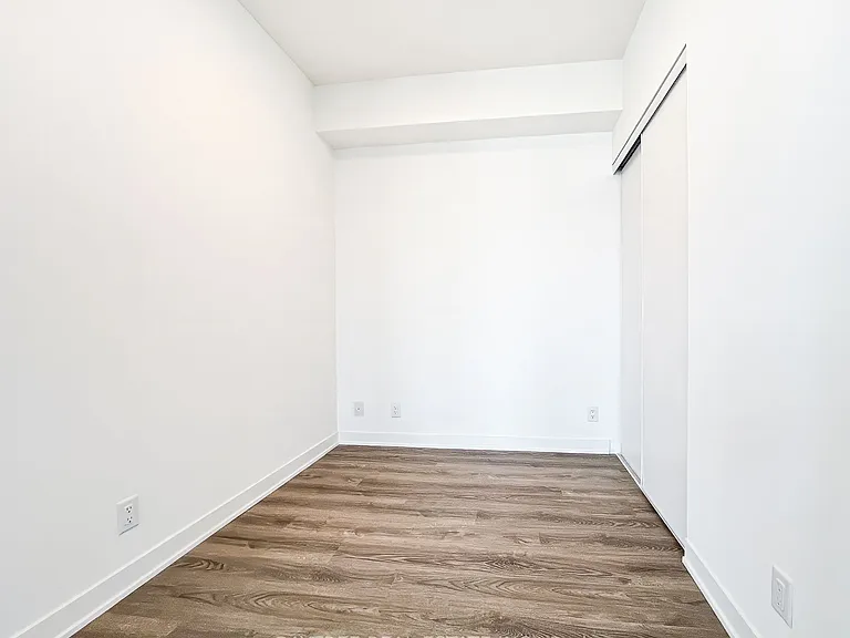 180 Front St E #3506 — Photo 4