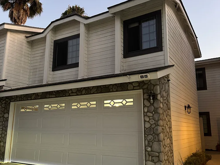 2620 Elden Ave — Photo 24