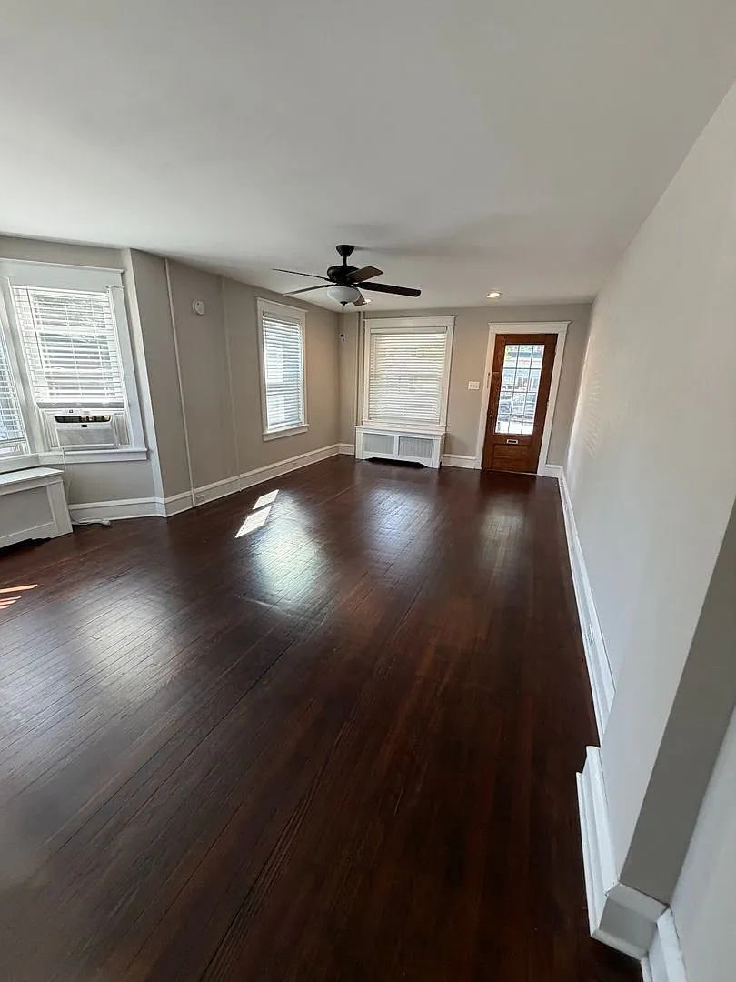 2 Bedroom House For Rent — Photo 3