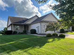 1156 Pine Bluff Dr NE, New Philadelphia, OH